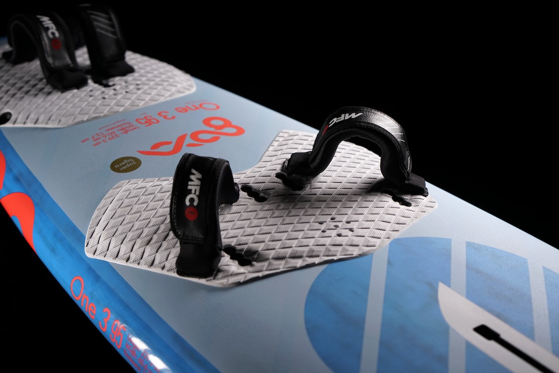 Goya One 3 Carbon Freewave Thruster 2023 Goya One 3 Carbon Freewave Thruster 2023