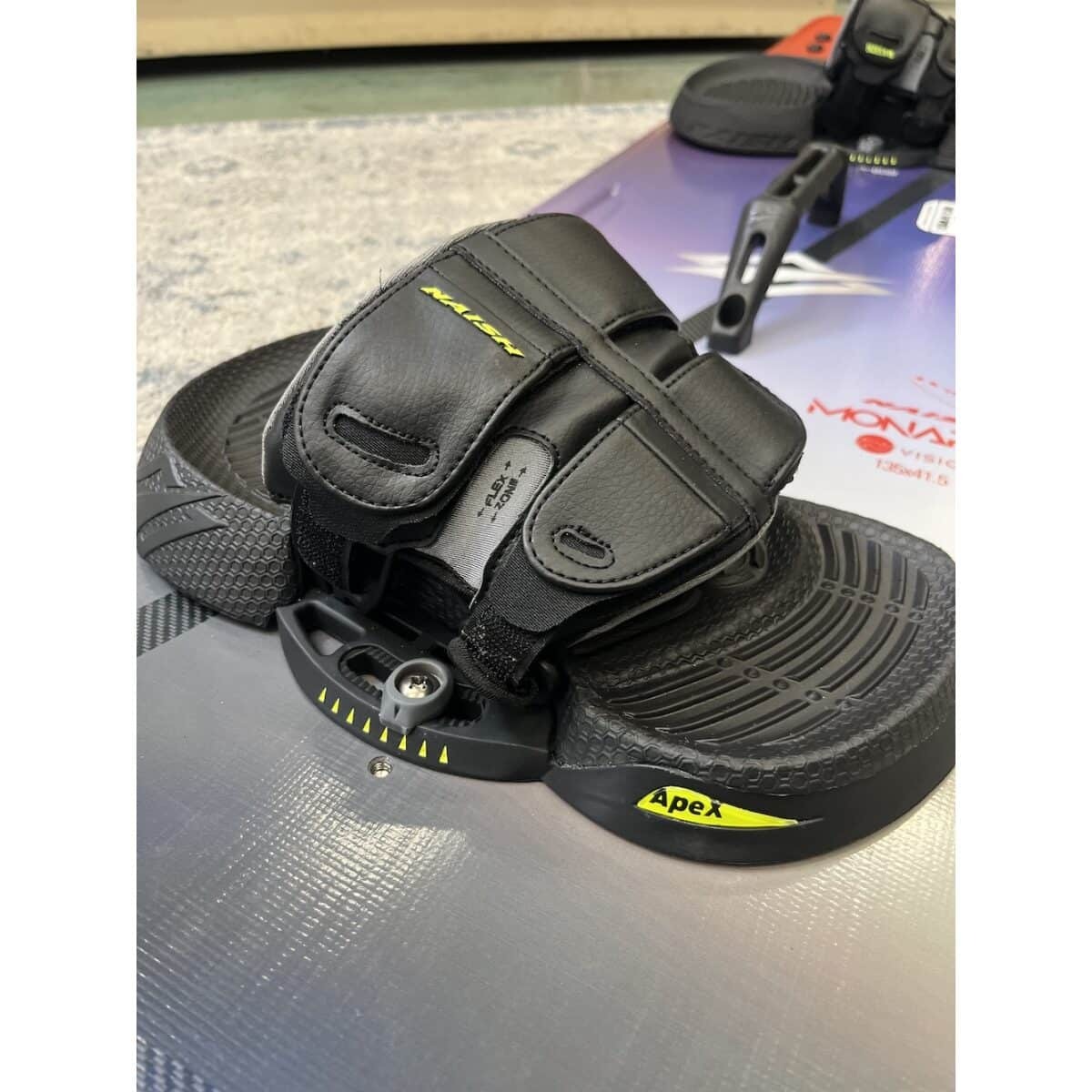 Naish S25 Apex Twin Tip Binding